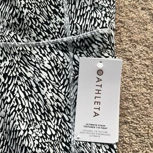 Athleta ultimate stash textured 7/8; size small